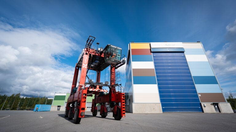 Electric Straddle Carrier Charge Family