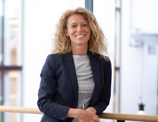 Decarbonising material handling: