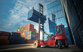 Pioneering work in the field of electric empty container handler